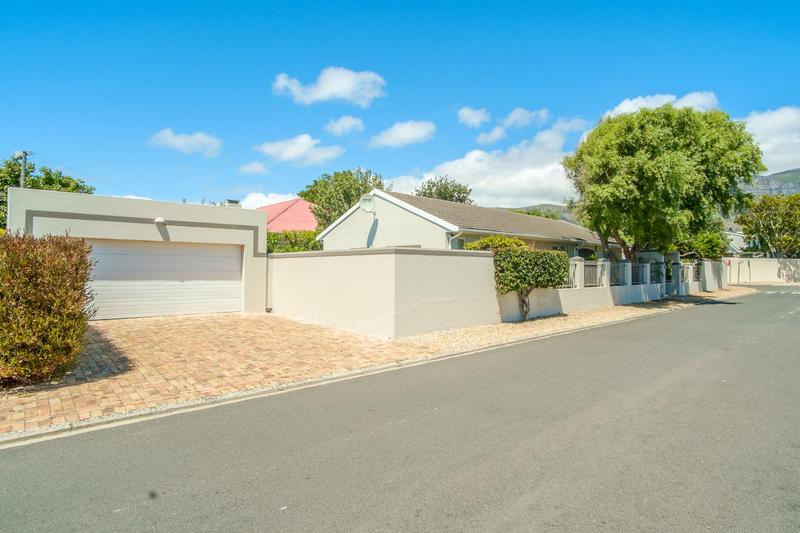 3 Bedroom Property for Sale in Tokai Western Cape